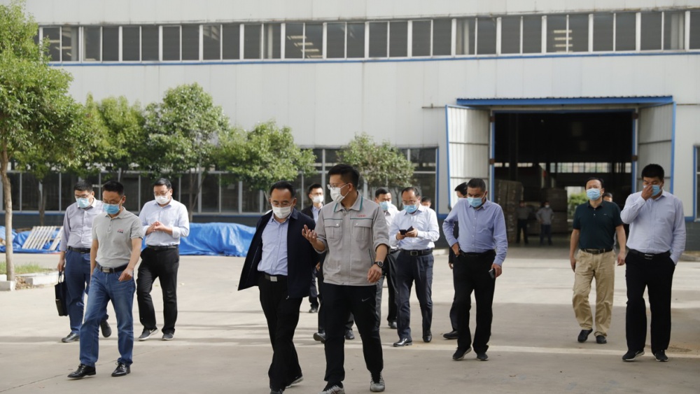 Wang Hongwei, Secretary of the Yanzhou District Party Committee, and his entourage visited Yaohui fo